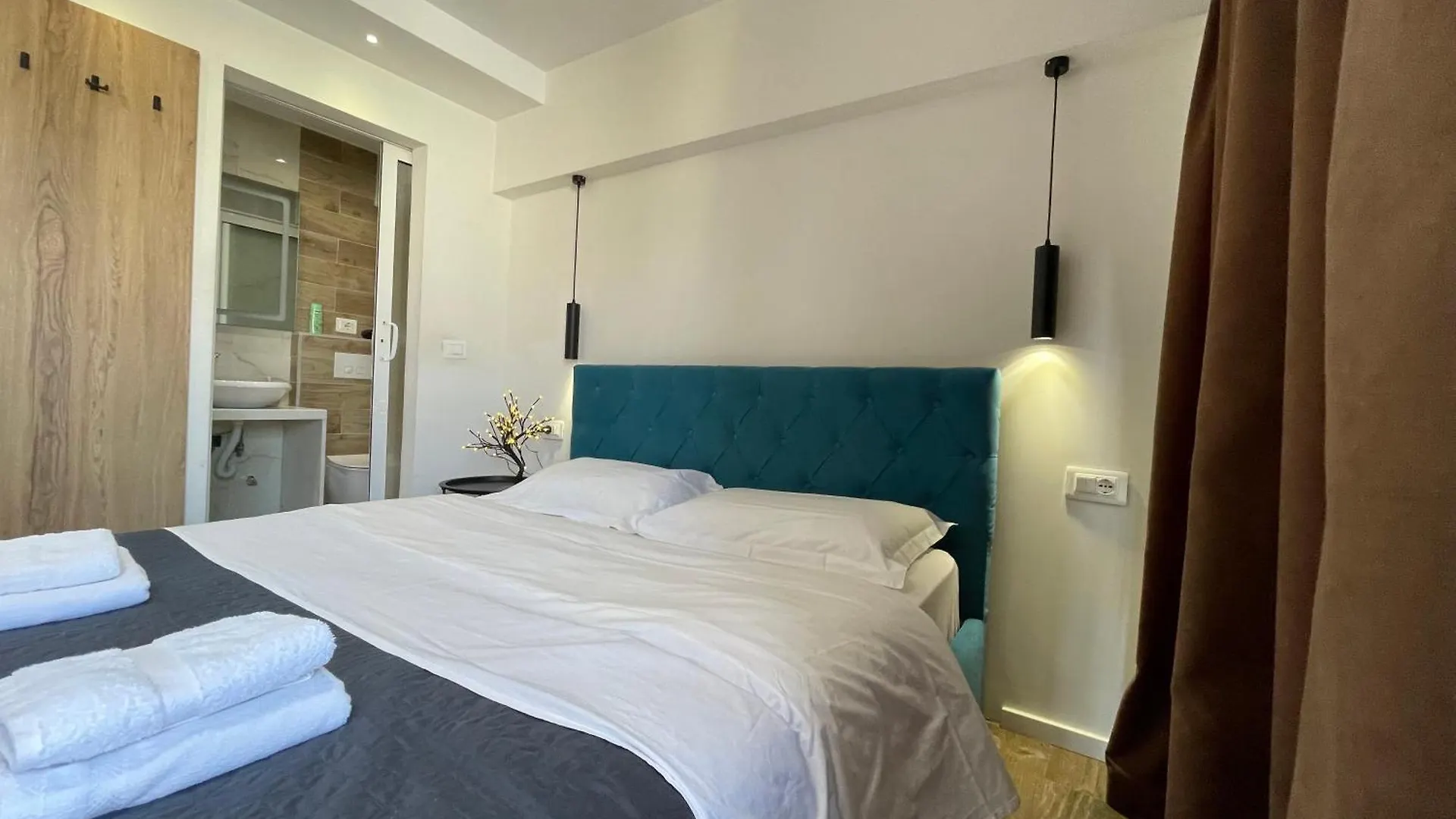Boutique Central Studio Apartments 地拉那