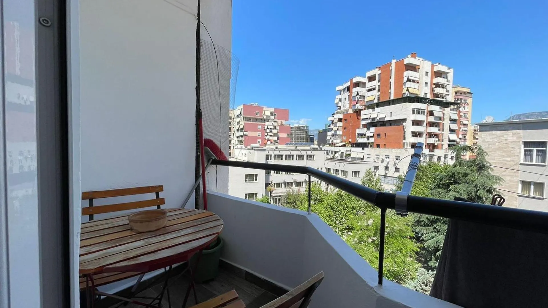 Boutique Central Studio Apartments Tirana 0*,