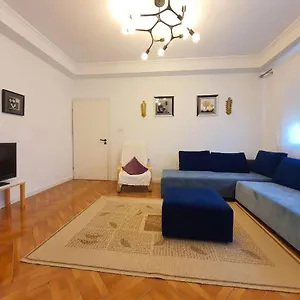Noemi Apartment