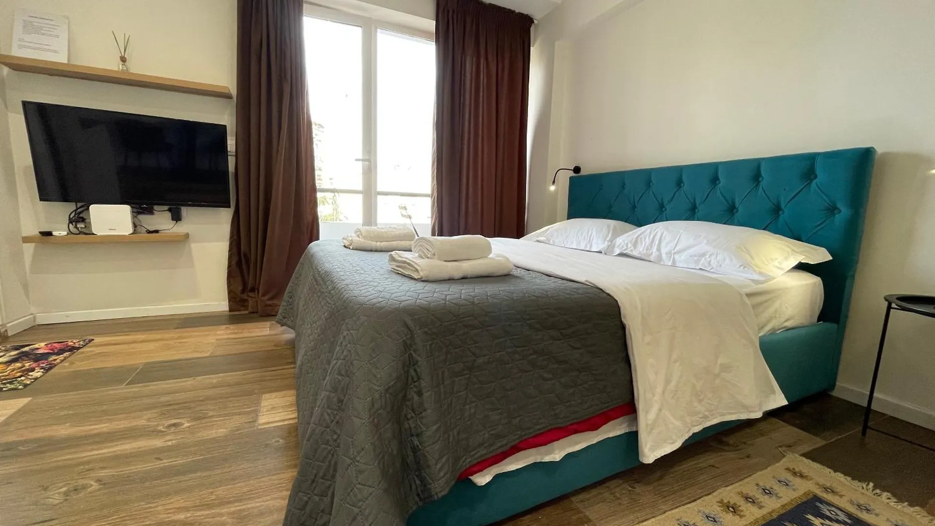 Boutique Central Studio Apartments Tirana 0*,