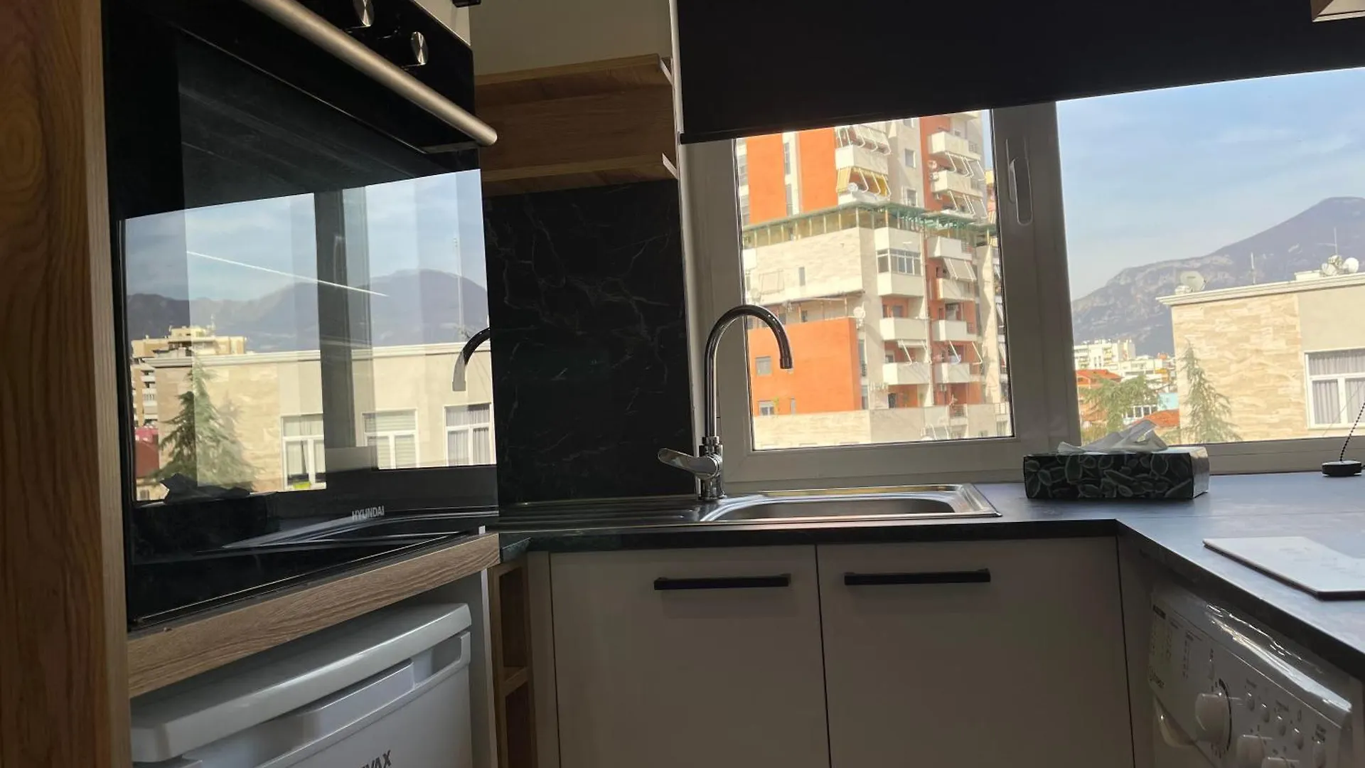 Boutique Central Studio Apartments Tiran
