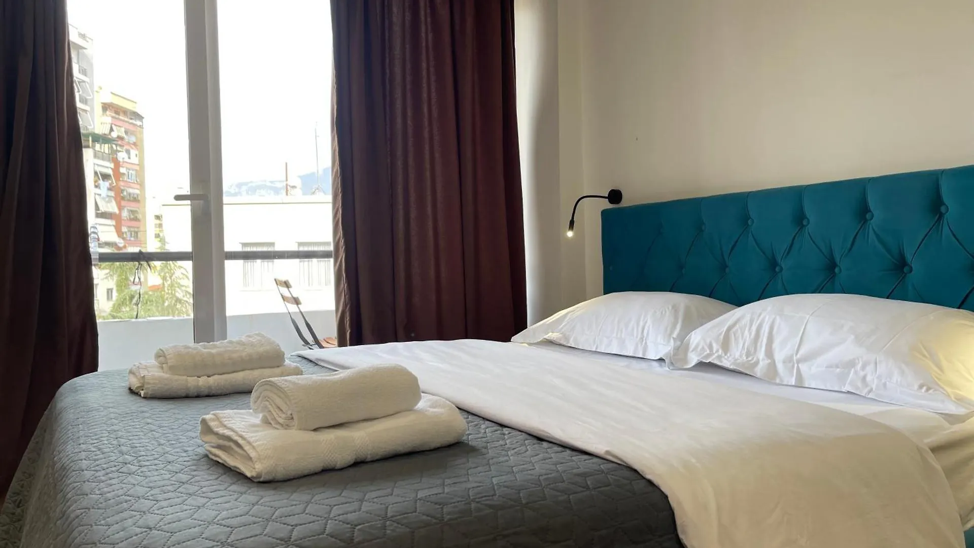 Boutique Central Studio Apartments Tiran