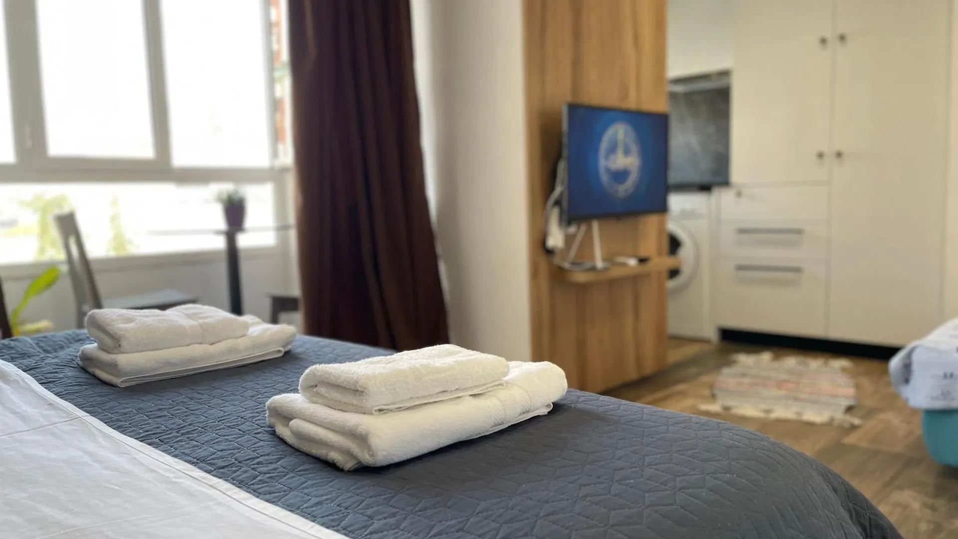 Boutique Central Studio Apartments Tiran