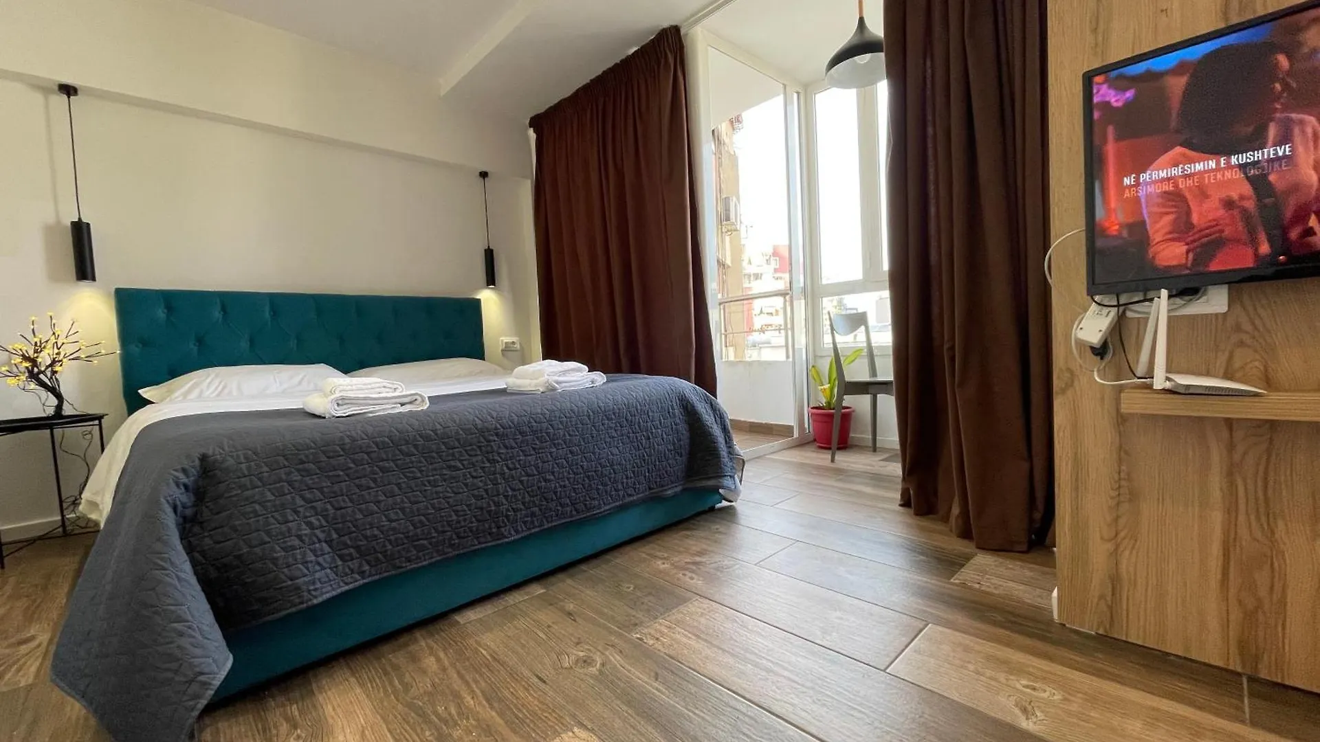 Boutique Central Studio Apartments Tiran