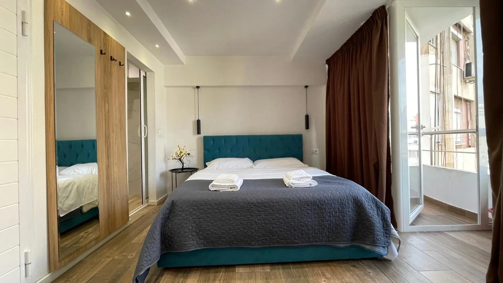Boutique Central Studio Apartments Tirana 0*,