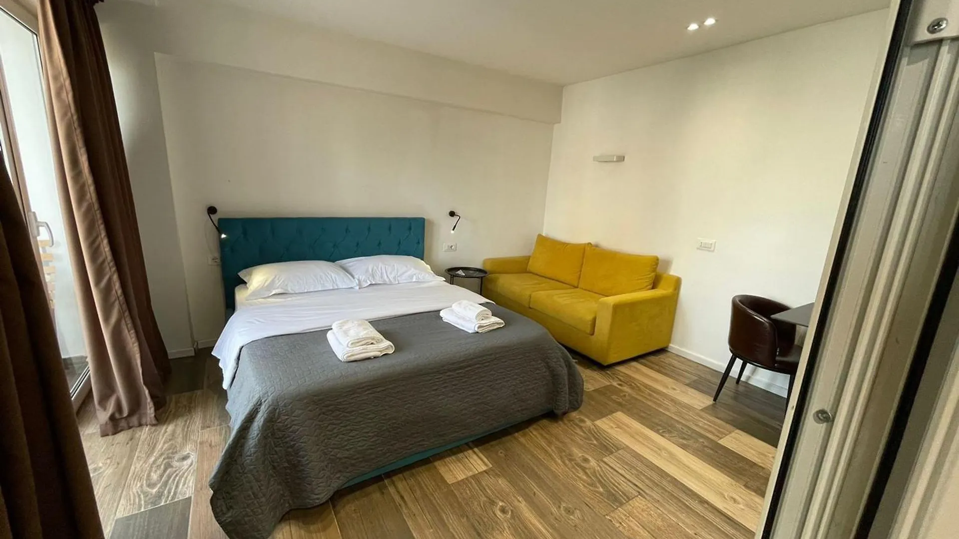 Boutique Central Studio Apartments Tirana